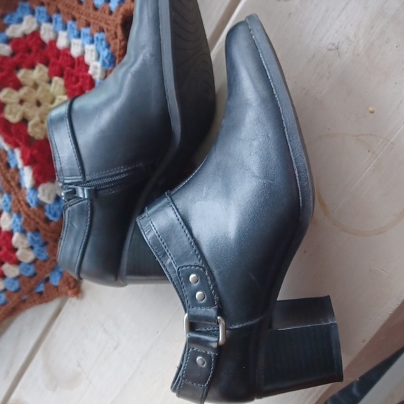 Tom McAn Leather Heeled Booties, Black,  NWOB, 7.5W - Picture 3 of 5